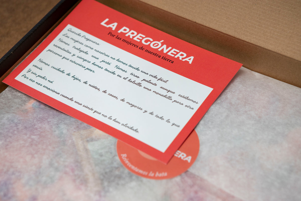 Caja de la Bata Pregonera con su carta